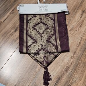 Victoria Classics Elegant Jacquard Table Runner in Gold and Plum Purple NWOT